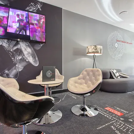 Design Place D'italie Hotel